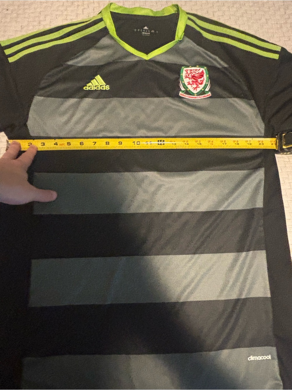 Vintage Wales Adidas Soccer Jersey Size XL - Picture 6 of 7